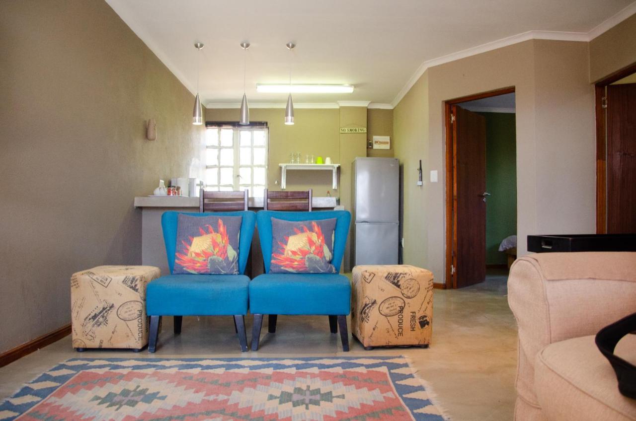 Desert Dew Guest House Hutchinson Exterior foto